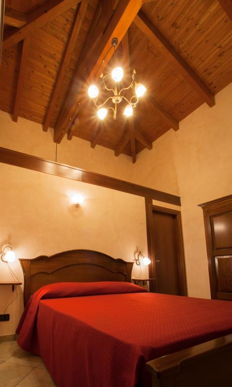 קמפורה סן ג'ובאני Agriturismo U' Casinu Da Scala חדר תמונה