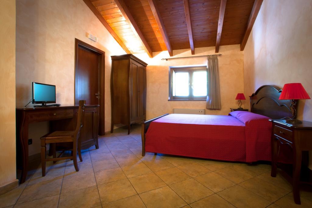קמפורה סן ג'ובאני Agriturismo U' Casinu Da Scala חדר תמונה
